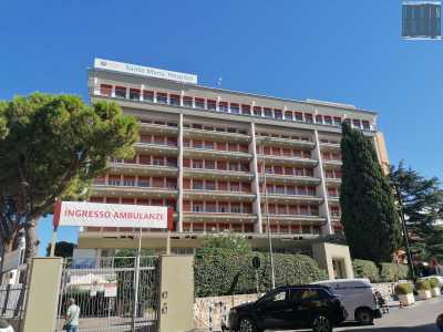 ...ma anche la clinica Santa Maria (del 1970) in via Antonio de Ferrariis...